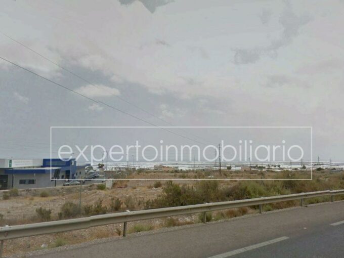 Solar urbano en Almería (Almería)