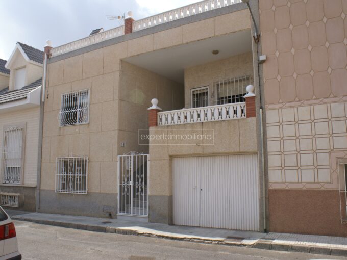 CASA EN VENTA (ALHAMA DE ALMERIA)