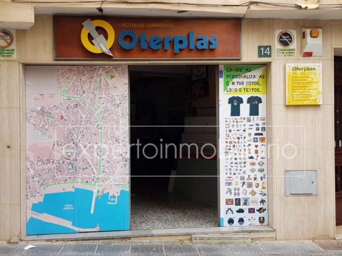 LOCAL COMERCIAL EN VENTA O TRASPASO (C QUEMADERO)