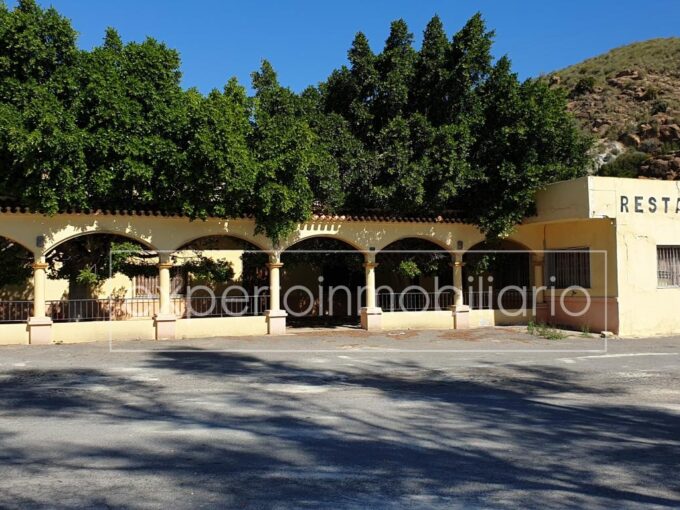 * FINCA CON RESTAURANTE EN VENTA (LOS GALLARDOS)