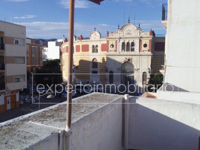 CASA EN VENTA (AVD. VILCHES)