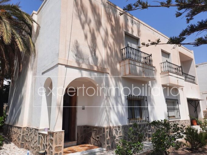 CHALET EN VENTA (AVENIDA DE ALMERIA)