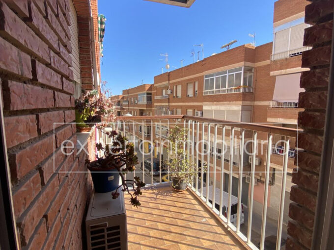 PISO EN VENTA (C GENOVESES)