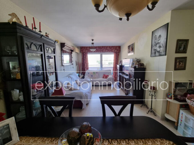 PISO EN VENTA (C BENIZALON)