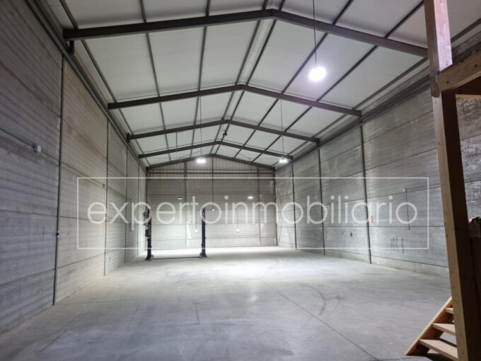 NAVE INDUSTRIAL EN ALQUILER (AVD. CANTABRIA)