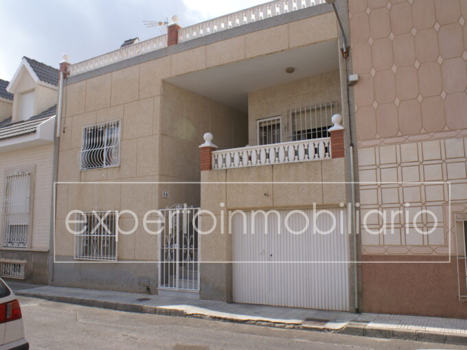 CASA EN VENTA (ALHAMA DE ALMERÍA)