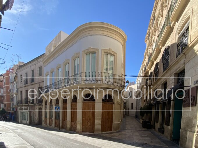 LOCAL COMERCIAL EN VENTA (C\ ARCO)