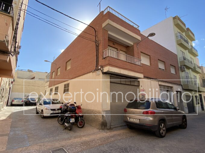 CASA EN VENTA (C\ LEPANTO)