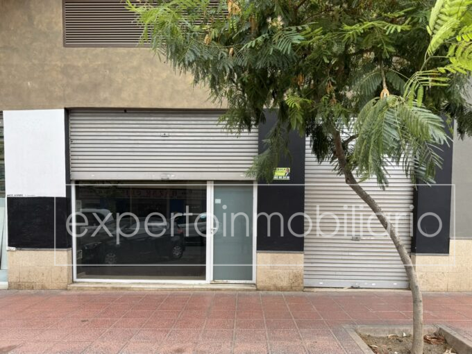 LOCAL COMERCIAL EN ALQUILER (C\ HERMANOS PINZÓN)