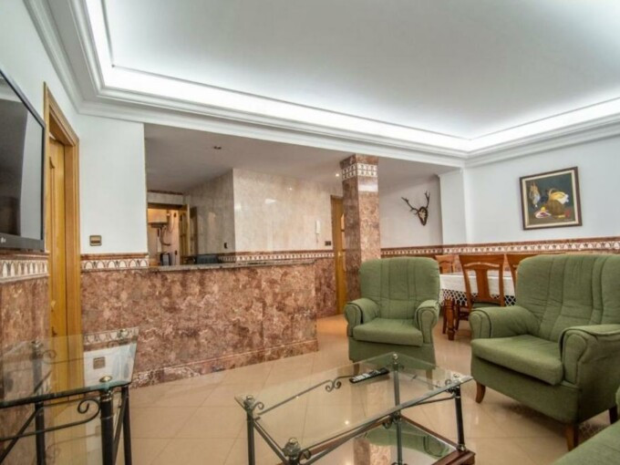 PISO EN VENTA (AVD. CADO DE GATA)