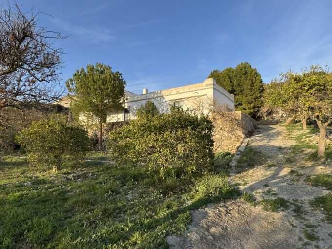 FINCA CON CORIJO EN VENTA (ALSODUX)